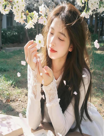 探索《抢劫赌场》的奥秘：隐藏细节与深层意义